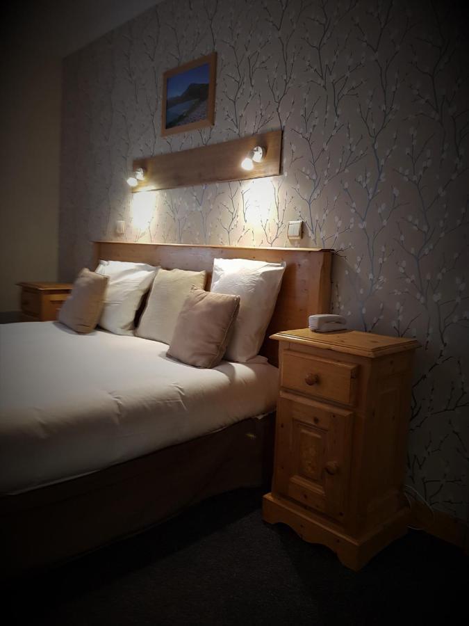 Savoy & Restaurant Hotel